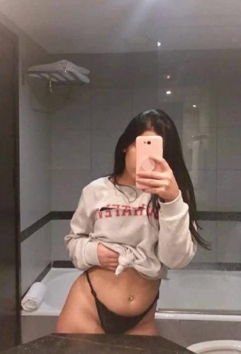 konyaescortsimal-1 Dışarda Minnoş Bir Kedi Yatakta Panter Olan Konya Escort Şimal
